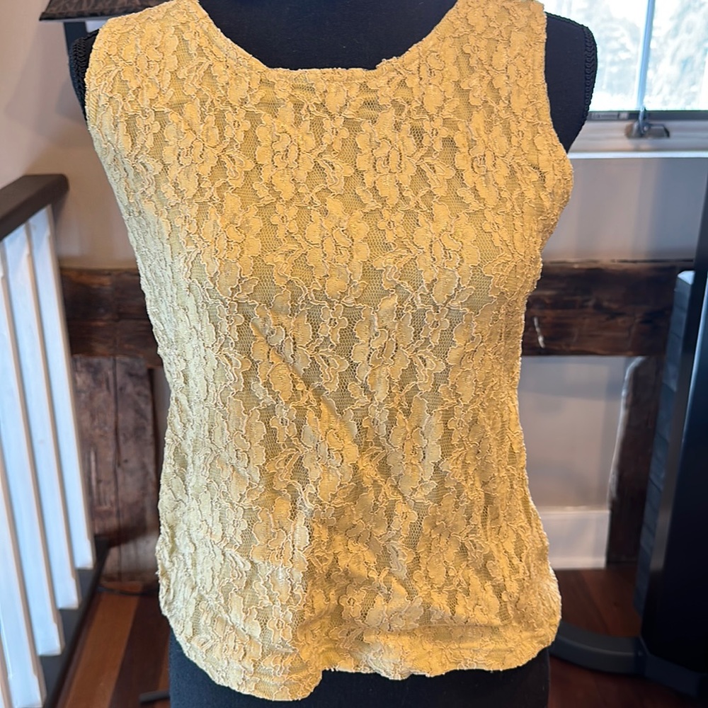 Lace lined tank yellow